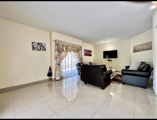 5 BEDROOM HOUSE FOR SALE IN WOODMEAD
